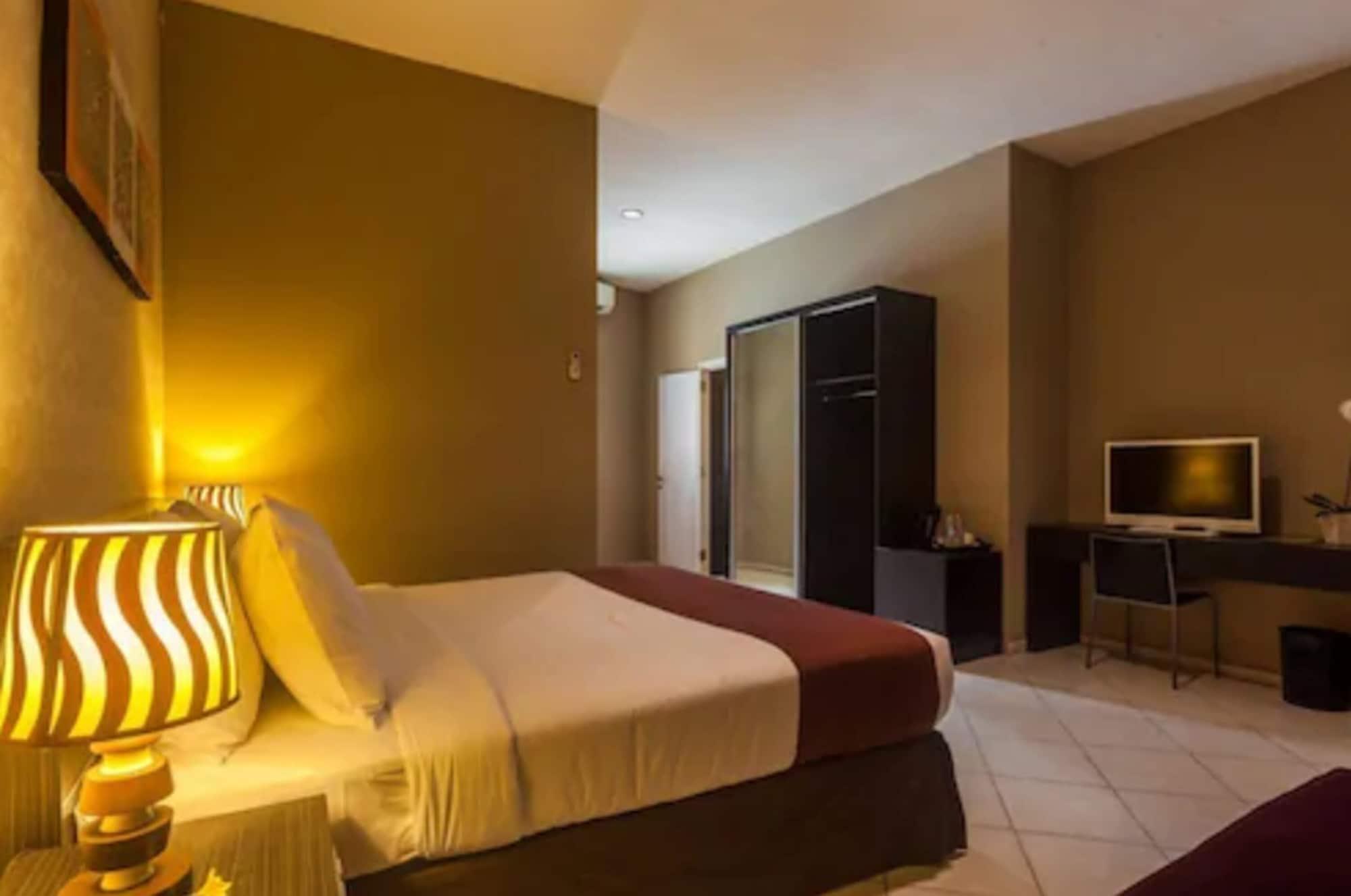 Hotel Reddoorz @ Sunset Point Seminyak Exterior foto