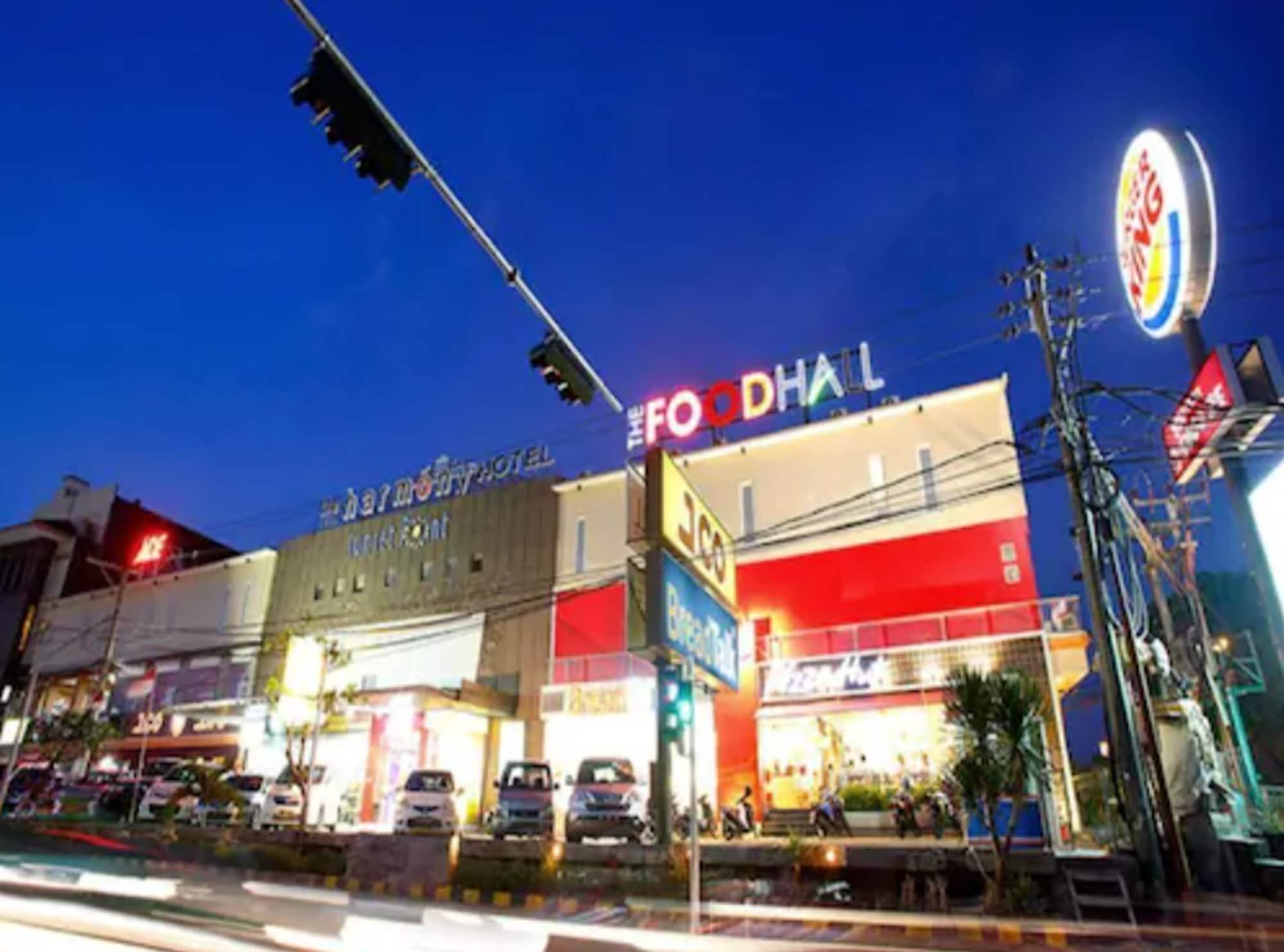 Hotel Reddoorz @ Sunset Point Seminyak Exterior foto
