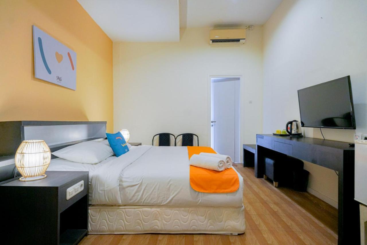 Hotel Reddoorz @ Sunset Point Seminyak Exterior foto