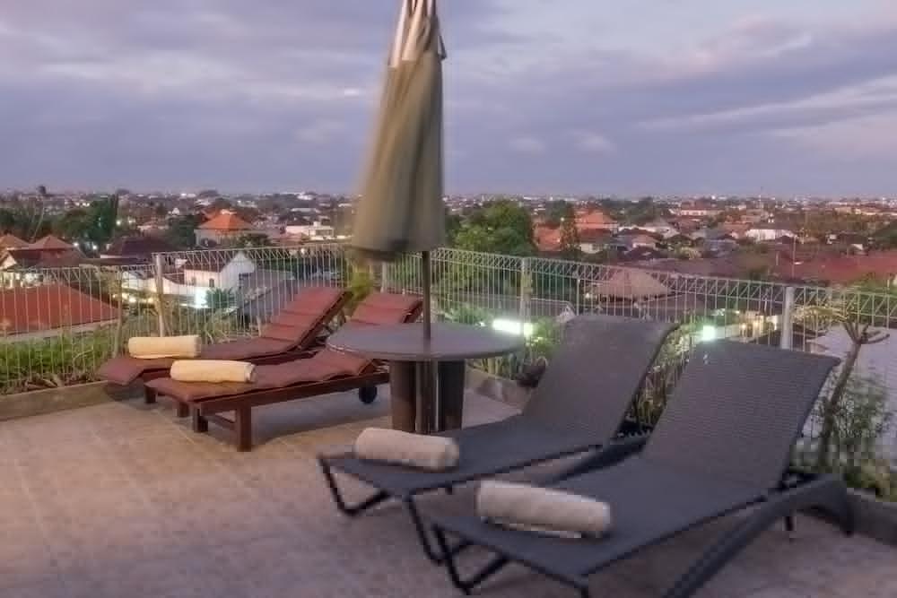 Hotel Reddoorz @ Sunset Point Seminyak Exterior foto
